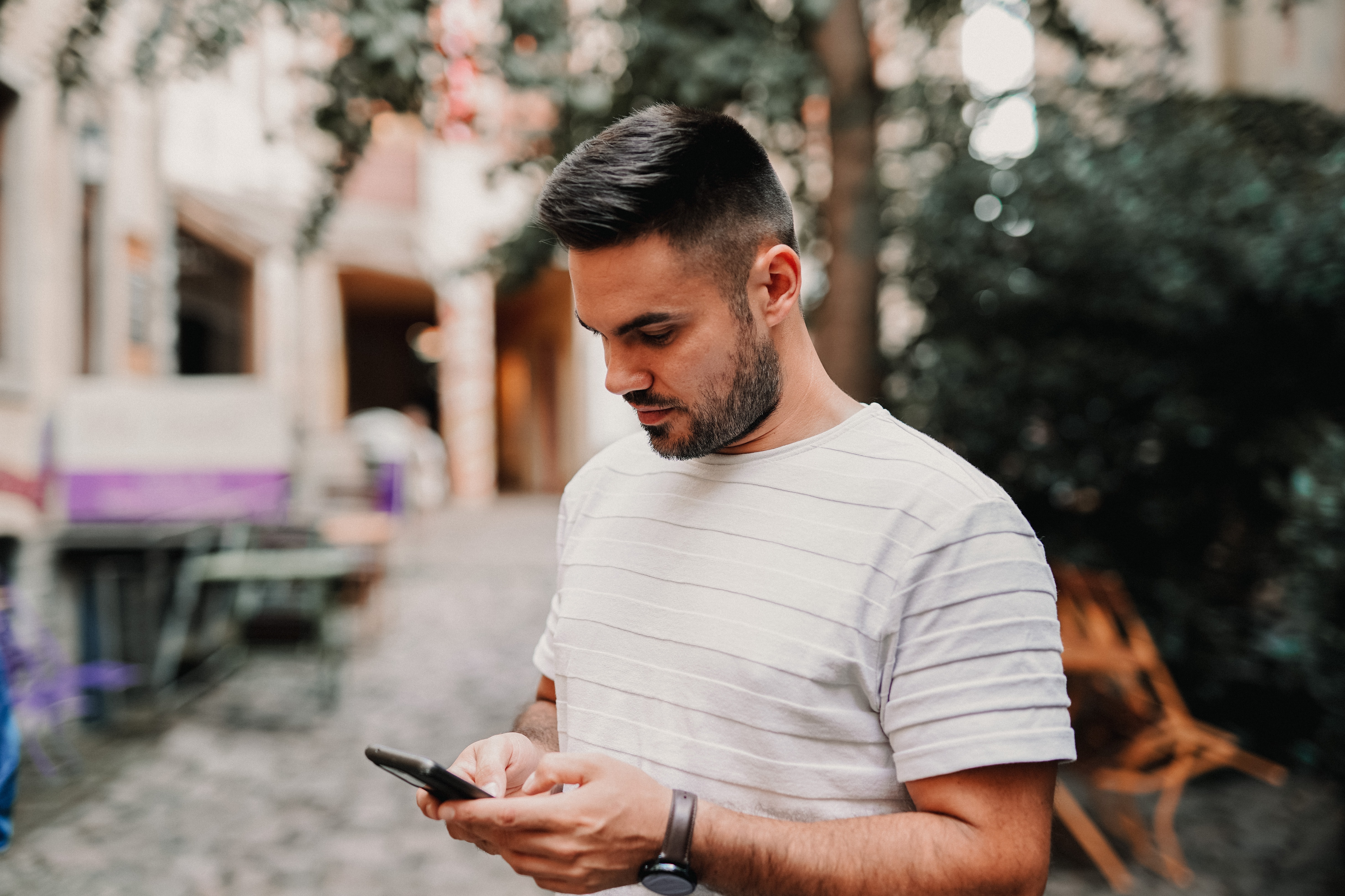 Researching (Unsplash)